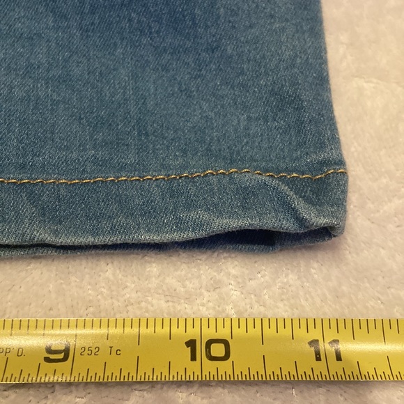 NWT SABRINA LAUREN Size 10 Perfect Fit Ultra Soft Stretch Light Denim - Picture 9 of 11